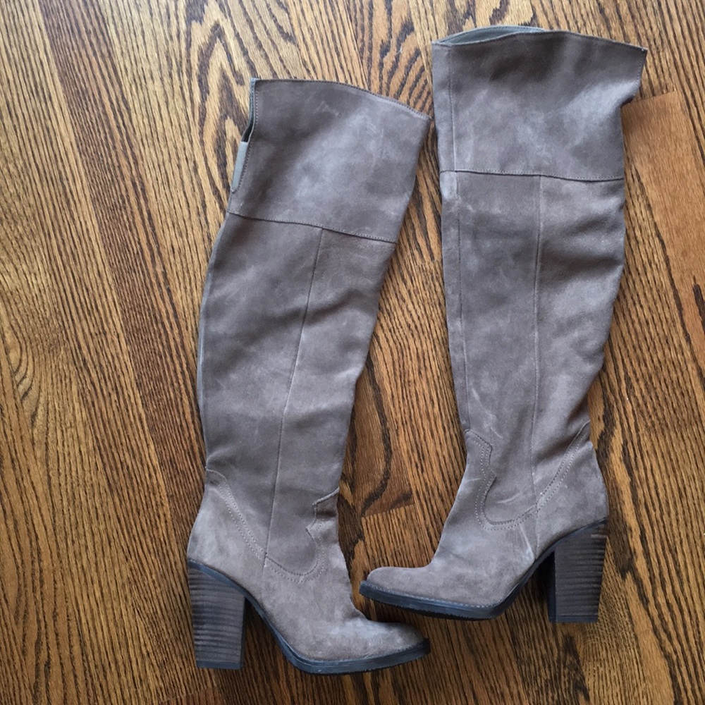 STEVE MADDEN SUEDE OVER THE KNEE BOOTS